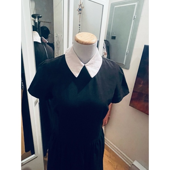 Deandri Roselle dress size medium - Picture 3 of 7